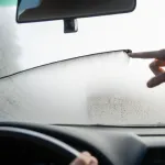 Sposoby na zaparowane szyby – popraw swoje bezpieczeństwo!